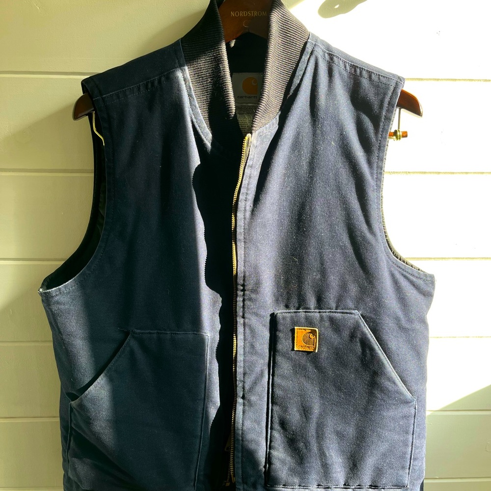 Men’s Large Carhartt Vest.
